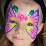 Kinderschminken Schmetterling – buntes Schmetterlingsmotiv