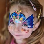 Kinderschminken mit Bling – funkelndes Glitzermotiv