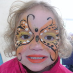 Kinderschminken Schmetterling – farbenfrohes Gesichtsmotiv